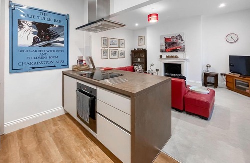 St Leonards-On-Sea Apartment | Rooftops No83