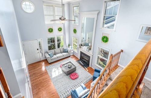 Durham House | Roomy 4bd on private Cul-de-Sac