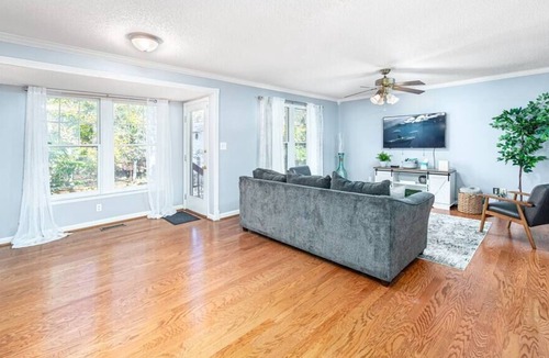 Durham House | Roomy 4bd on private Cul-de-Sac