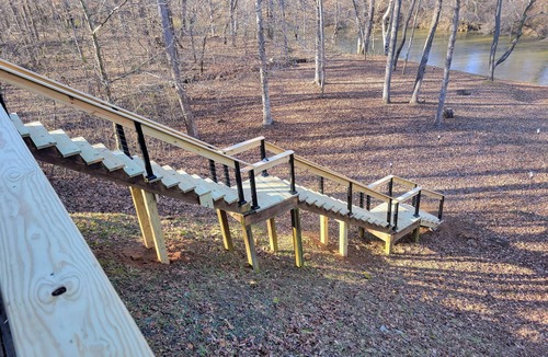 Rutherfordton Apartment | Roomy entire private lower level of log cabin on Green River, 6 min to TIEC.