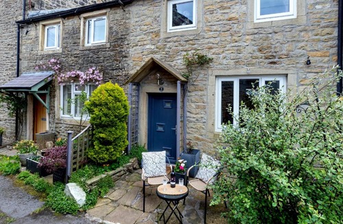 Barnoldswick House | Rosemount Cottage