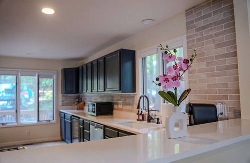 Winston - Salem House | Rosewood Loft I Upper Suite