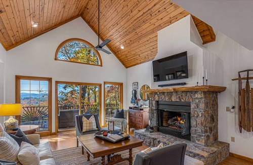 Highlands Hills House | Rosie's Ridge | Sunset View | Highlands, NC | (NEW) Booking Winter 2022!