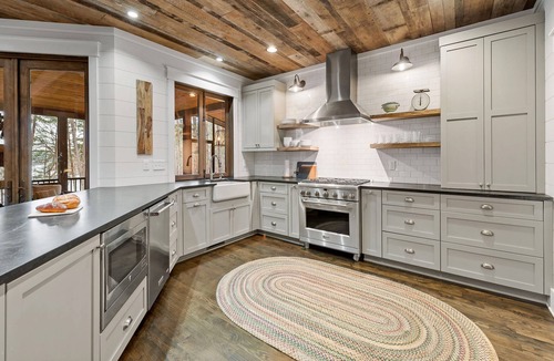 Nebo House | Row House | Lakefront Luxury, Gas Grill & Fire Pit!