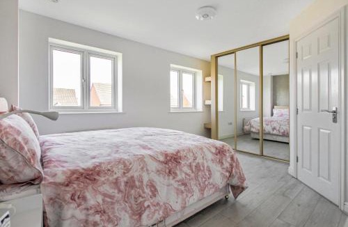 Mickleover House | Ruby Kingsize Bedroom with En-suite