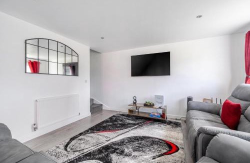 Brigg House | Ruby Red