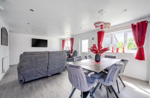 Brigg House | Ruby Red