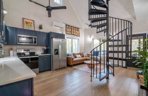 Sylva House | Ruby Ridge - Amazing views, Close to Town, Pet Friendly