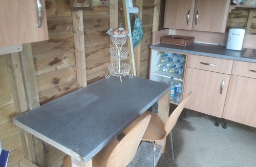 Rhayader Ski Chalet | Ruby Shepherds hut Sleeps 4