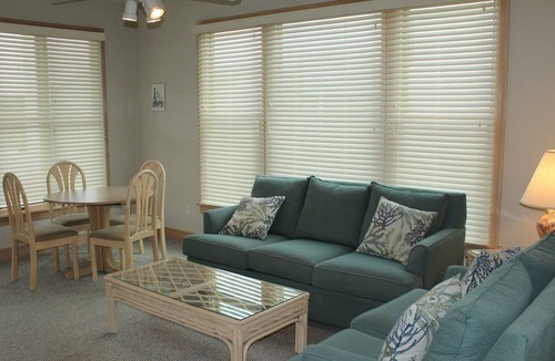 Manteo House | Rudder Village 10, Family and Dog Friendly!