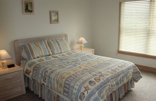 Manteo House | Rudder Village 10, Family and Dog Friendly!