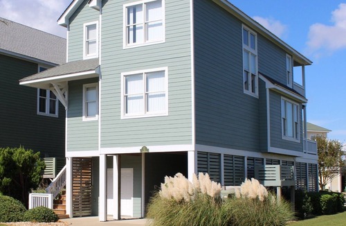 Manteo House | Rudder Village 9A - Pet-Friendly Home in Pirate's Cove