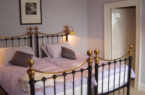 Peak District Bed & Breakfast | Rushop Hall