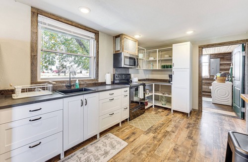Calhan Cabin | Rustic Cabin in Peyton Near Hiking Trails!