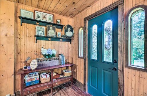 Ennice House | Rustic Cabin w/Patio & Pond on Blue Ridge Parkway