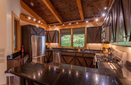 Banner Elk House | Rustic Cedar Rock Townhome at Eagles Nest - Front of the mountain, hot tub, firepit, pool table!