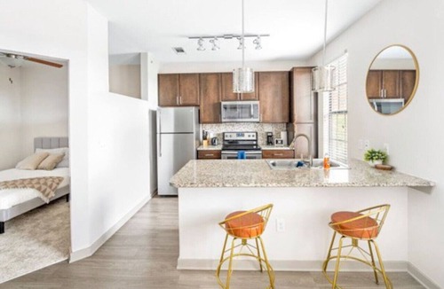 West End Apartment | Rustic Cozy Midtown 1 bd