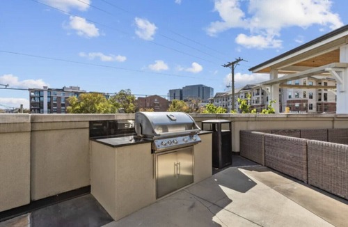 West End Apartment | Rustic Cozy Midtown 1 bd