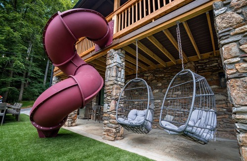 Weaverville House | Rustic Elegance, Theatre, Arcade, Sauna, and Mountain Views @ Beaver Cabin