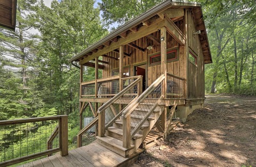 Leicester Cabin | Rustic Harmony Gardens Cabins in Leicester!