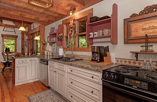 Brevard Cabin | Rustic Mountain Cabin