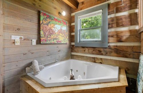 Fancy Gap House | Rustic Mountain Escape with Fire Pit and Mountain Views-Cabin 1