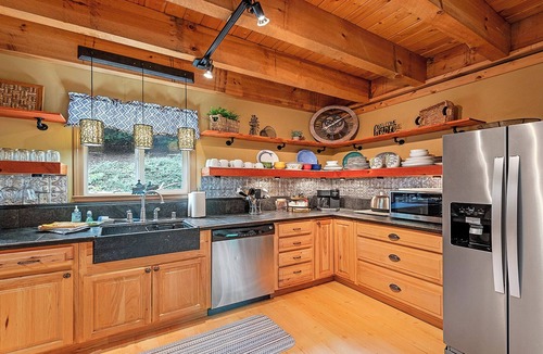 Mountain Springs House | Rustic Mountain Mountain-Spacious, Private Retreat w/Hot Tub,Pets Welcome!