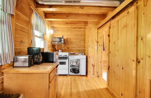 Savanna Cabin | Rustic River Cabin 8
