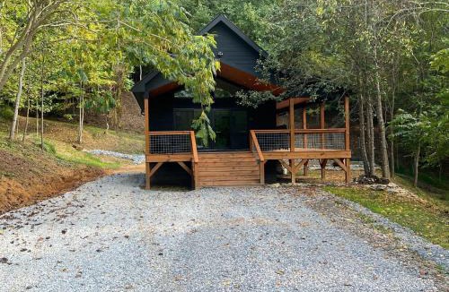 Burnsville House | Ruth's Place Tiny Home Retreat 1 mile to town
