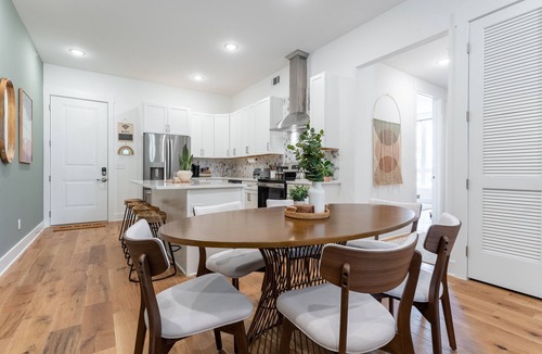 Inglewood Condo | Sage Haven @ Avery Luxury Condo 3bed/3bath East Nashville- Sleeps 14