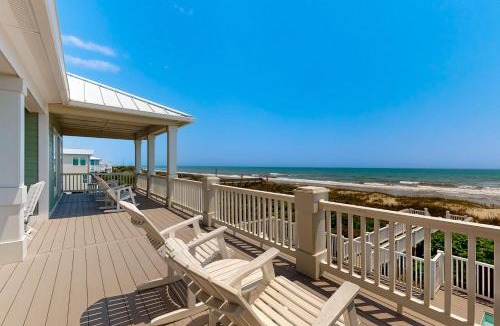 Pine Knoll Shores House | Sail Away