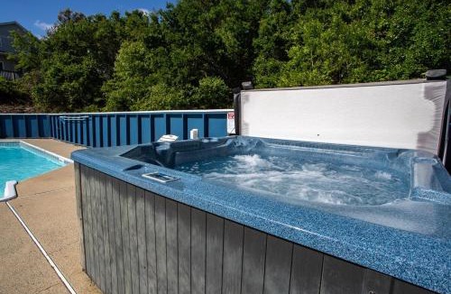 Duck House | Salty Breeze - Walk to Beach - Pool - Hot Tub - EV