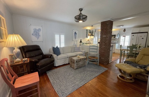 Swansboro House | Salty Seas