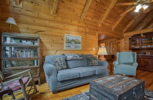 Lynn House | Saluda Cabin Home Amazing Mountain Views Pets Ok