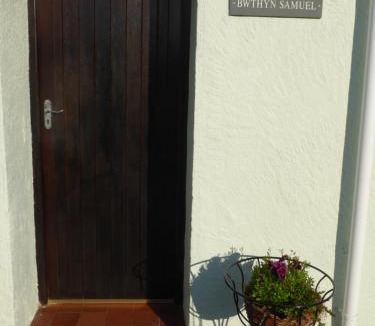 Bontnewydd House | Samuel cottage