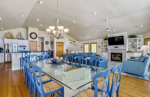 Nags Head House | Sand Pebbles: Oceanfront, Pool, Hot Tub, Rec Room