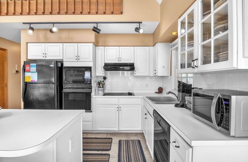 Long Beach House | Sandtrap: Oceanview House on West Beach with Easy Beach Access.
