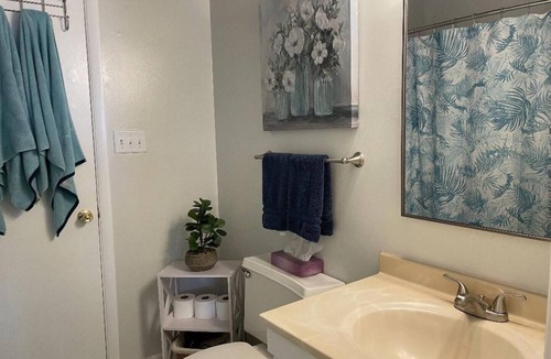 Atlantic Beach Hotel | Sandy Toes Beach House
