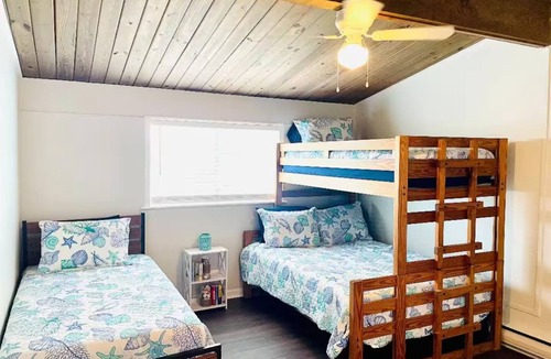 Atlantic Beach Hotel | Sandy Toes Beach House