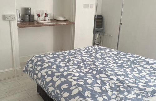 Bury House | Santal