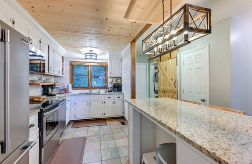 Sapphire House | Sapphire Valley Cabin w/Private Mountain Views!