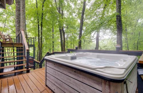 Sapphire House | Sapphire Valley Cabin with Private Mountain Views!