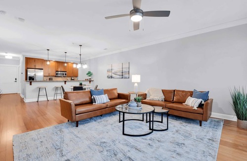 Old West Broad Neighborhood Condo | Savannah Residences|Private Parking|4BR/4BA