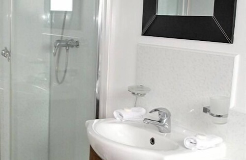 West Looe Bed & Breakfast | Sawyers Bed and Breakfast