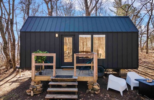 Swannanoa House | Scandinavian Retreat, Mountain View, and 20 Minutes to Asheville!