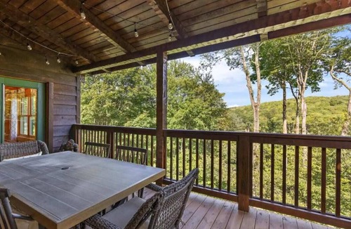 Charter Hills Ski Chalet | Scenic 4-BR Chalet with Hot Tub