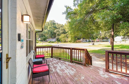 Hillsborough House | Scenic Escape ~ 15 Mi to Durham!