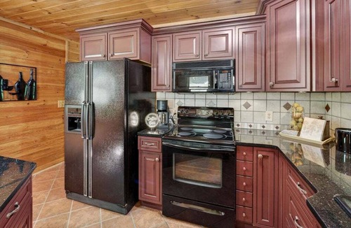 Fancy Gap House | Scenic Mountain Sanctuary - Bear Ridge Lodge