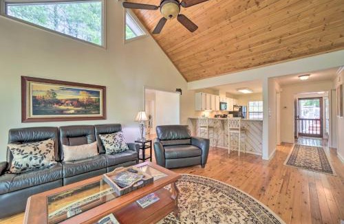 Sapphire Apartment | Scenic Sapphire Condo with Deck and Gas Grill!