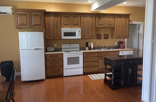 Hendersonville Apartment | Scenic Serenity in the heart of Apple Country